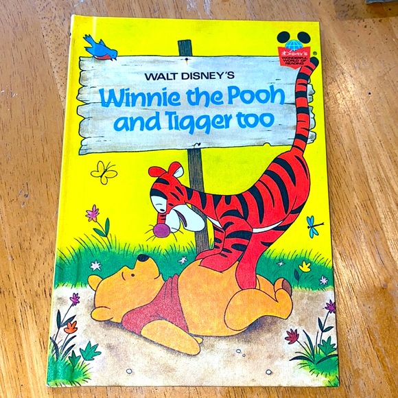 Vintage 1975 Walt Disney’s Winnie the Pooh and tiger too book - Picture 1 of 3